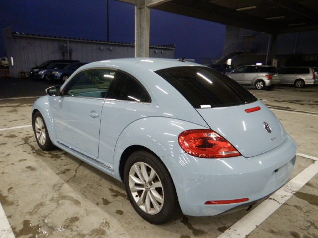 VOLKSWAGEN BEETLE
