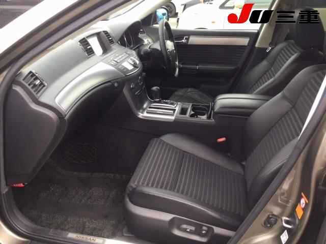 NISSAN FUGA