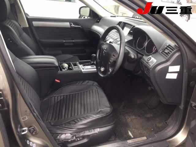 NISSAN FUGA