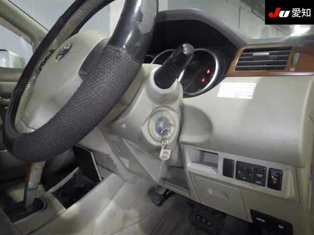 NISSAN TIIDA LATIO