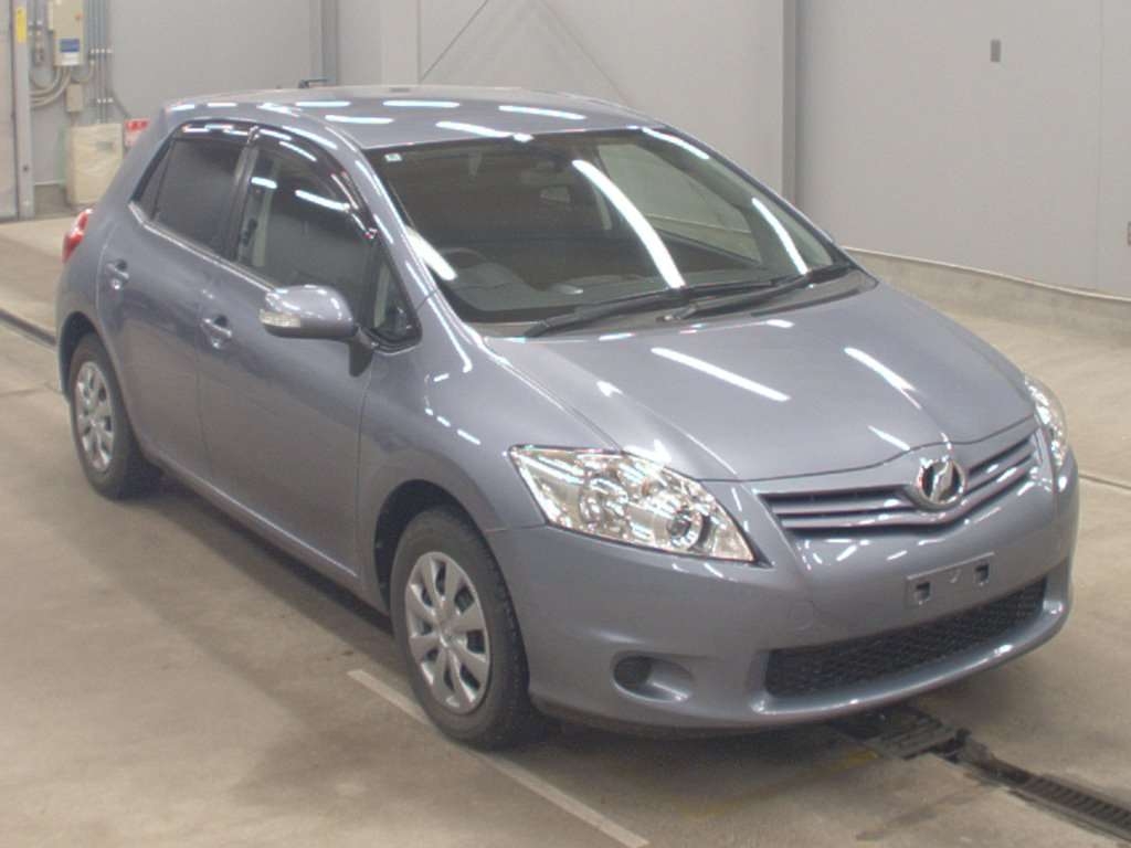 TOYOTA AURIS