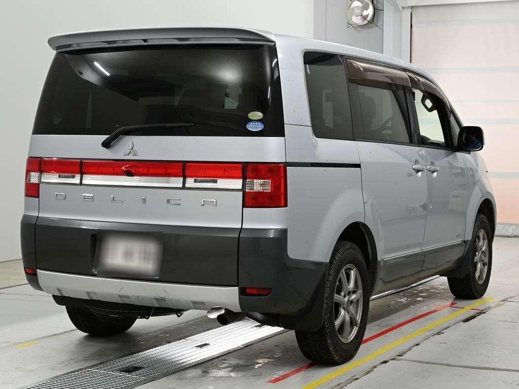 MITSUBISHI DELICA D:5