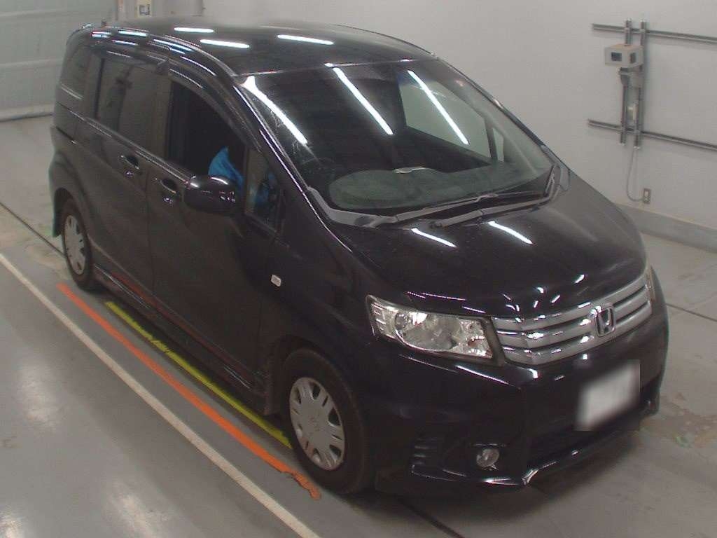 HONDA FREED SPIKE