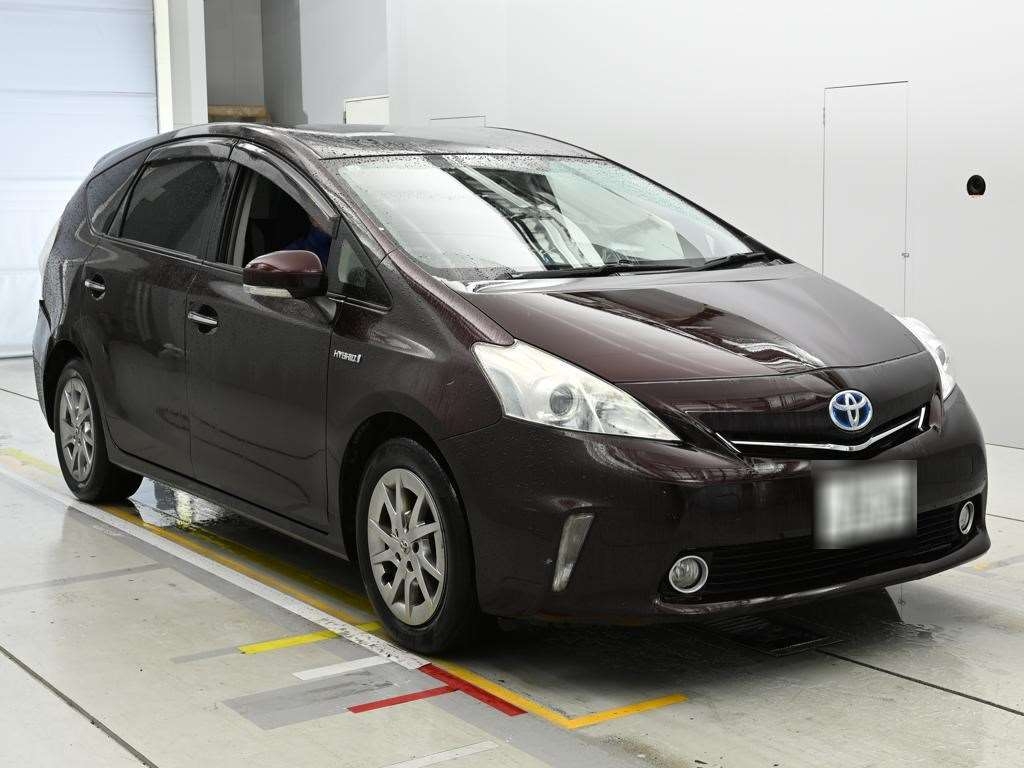 TOYOTA PRIUS ALPHA