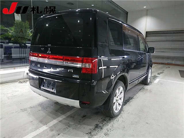 MITSUBISHI DELICA D:5