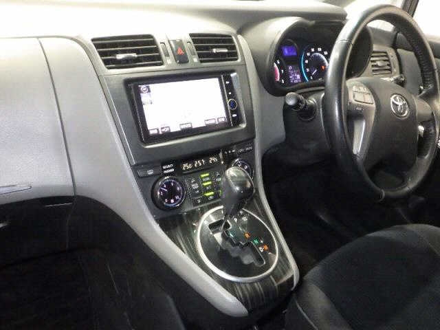 TOYOTA MARK X ZIO