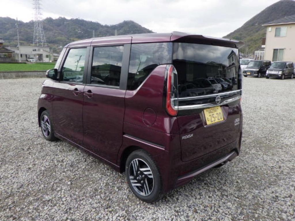 NISSAN ROOX