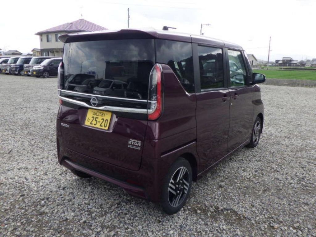 NISSAN ROOX