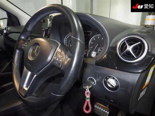 MERCEDES-BENZ B-CLASS