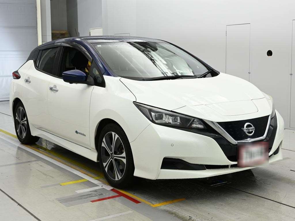 NISSAN LEAF