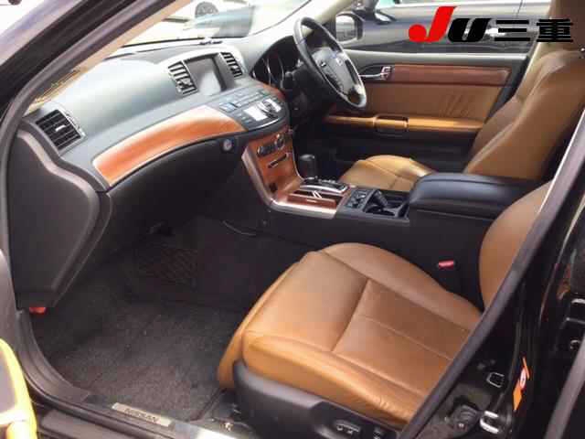 NISSAN FUGA