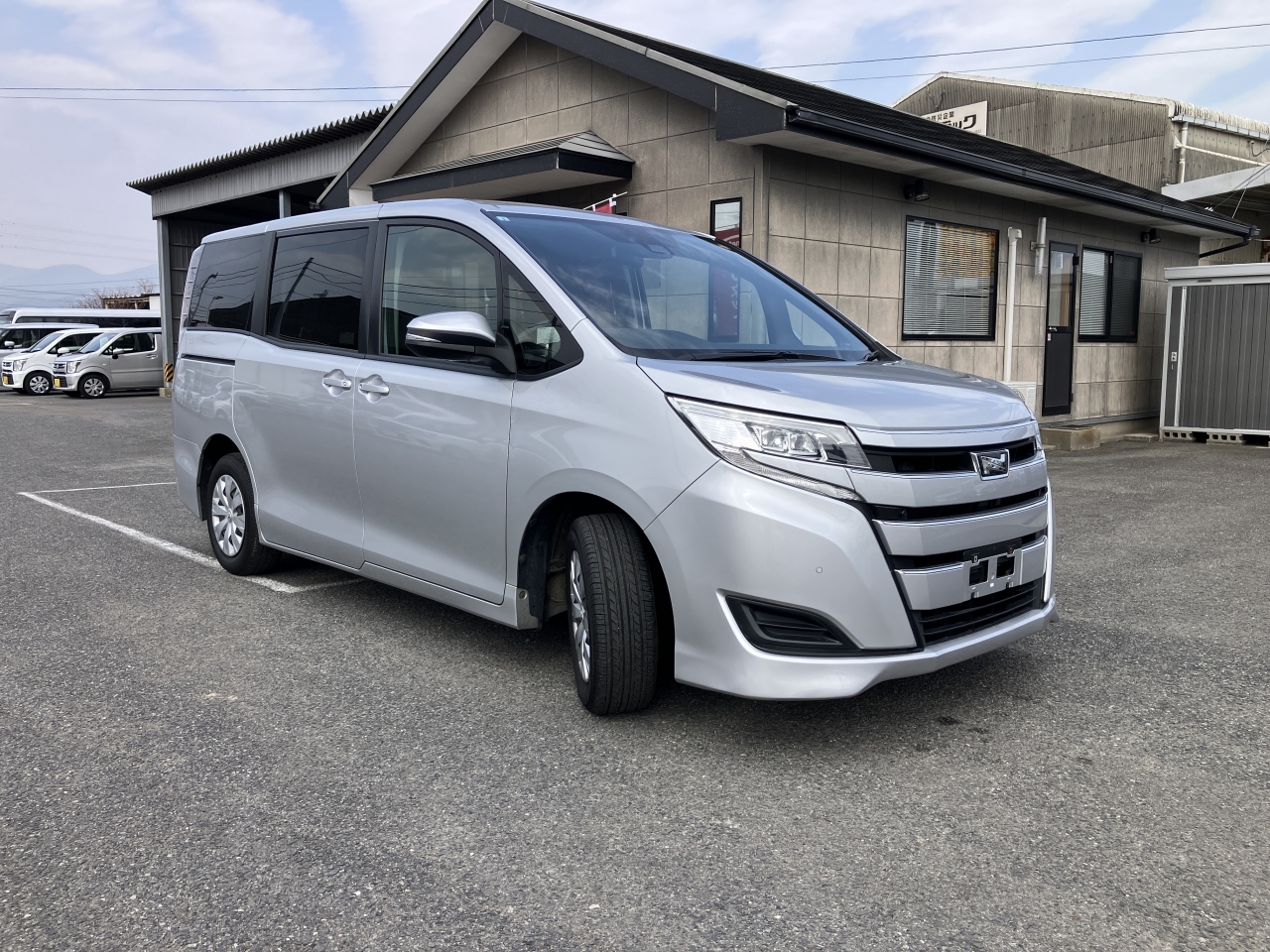 TOYOTA NOAH