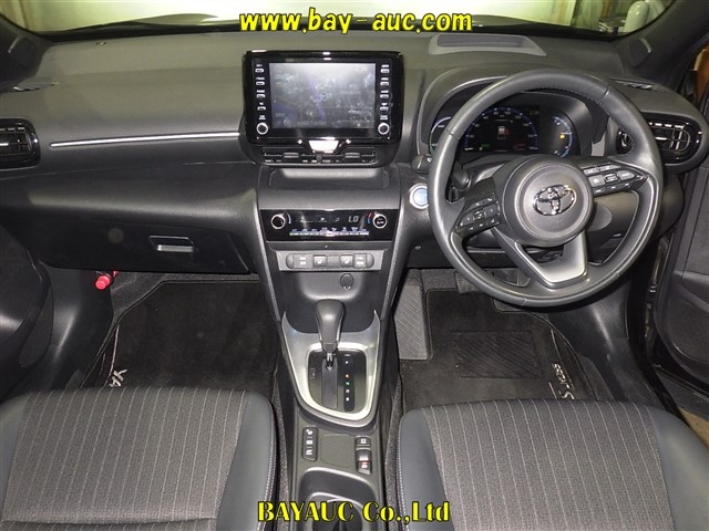 TOYOTA YARIS CROSS