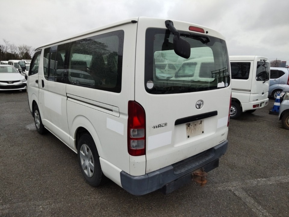 TOYOTA REGIUS ACE