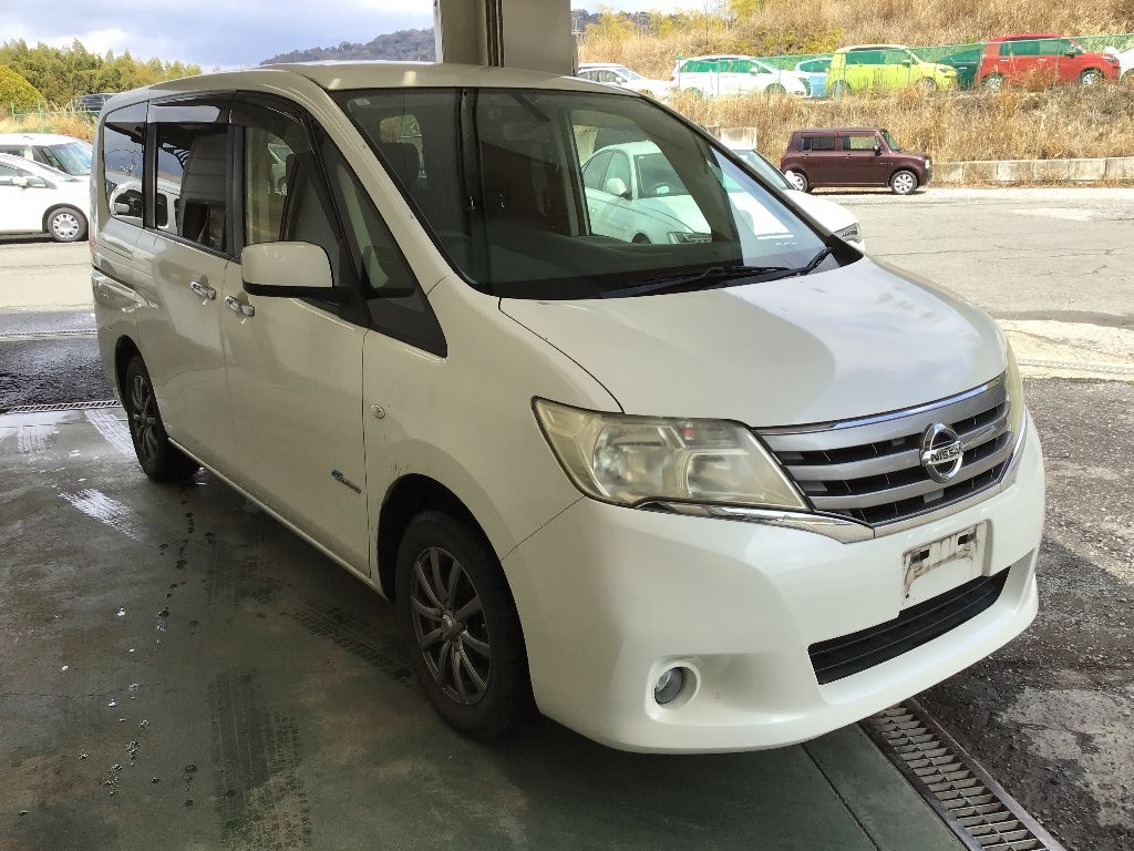 NISSAN SERENA