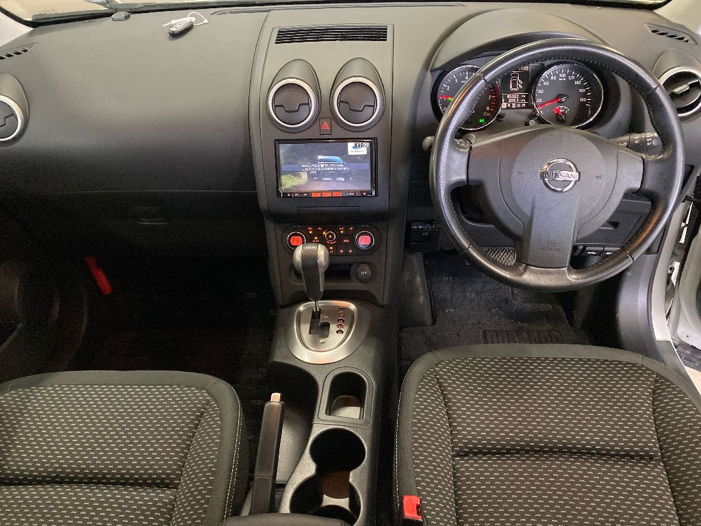 NISSAN DUALIS
