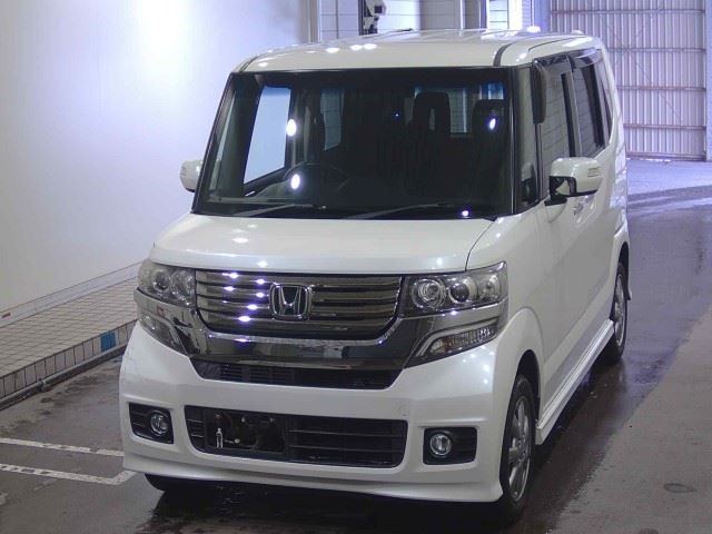 HONDA N-BOX+