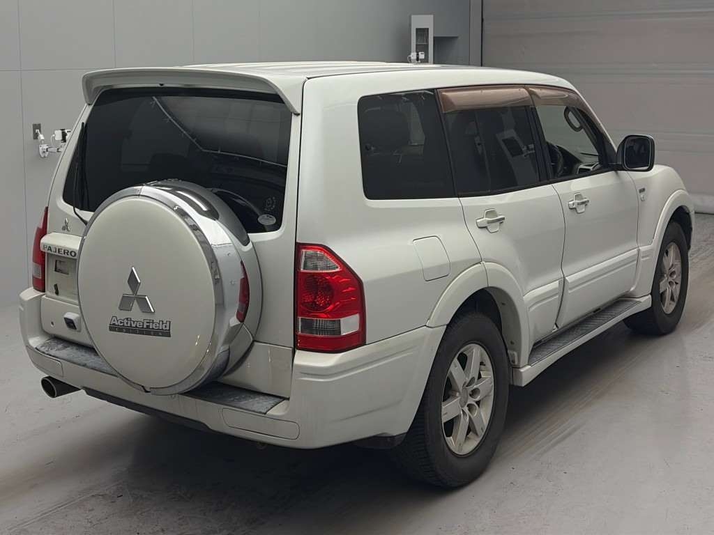MITSUBISHI PAJERO