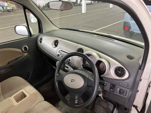 DAIHATSU MOVE LATTE