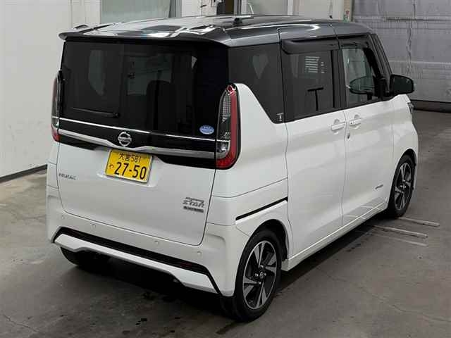 NISSAN ROOX
