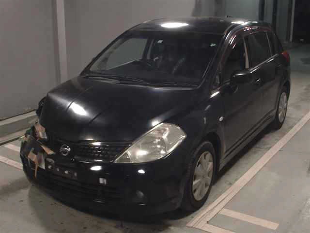 NISSAN TIIDA