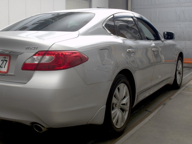 NISSAN FUGA