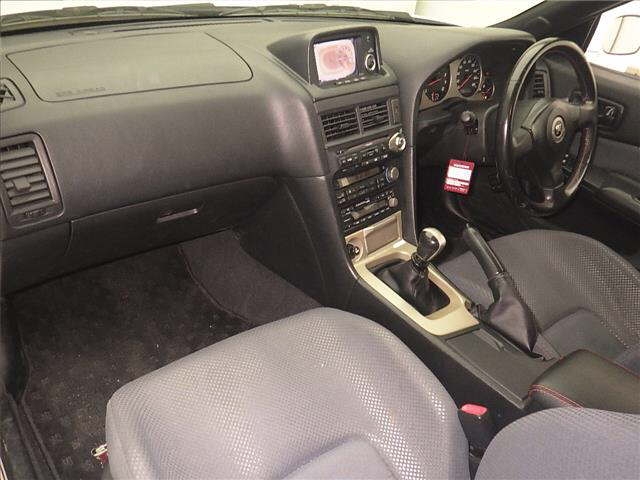 NISSAN SKYLINE GT-R