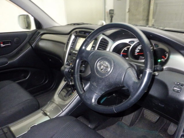 TOYOTA KLUGER V