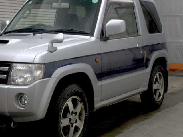 MITSUBISHI PAJERO MINI