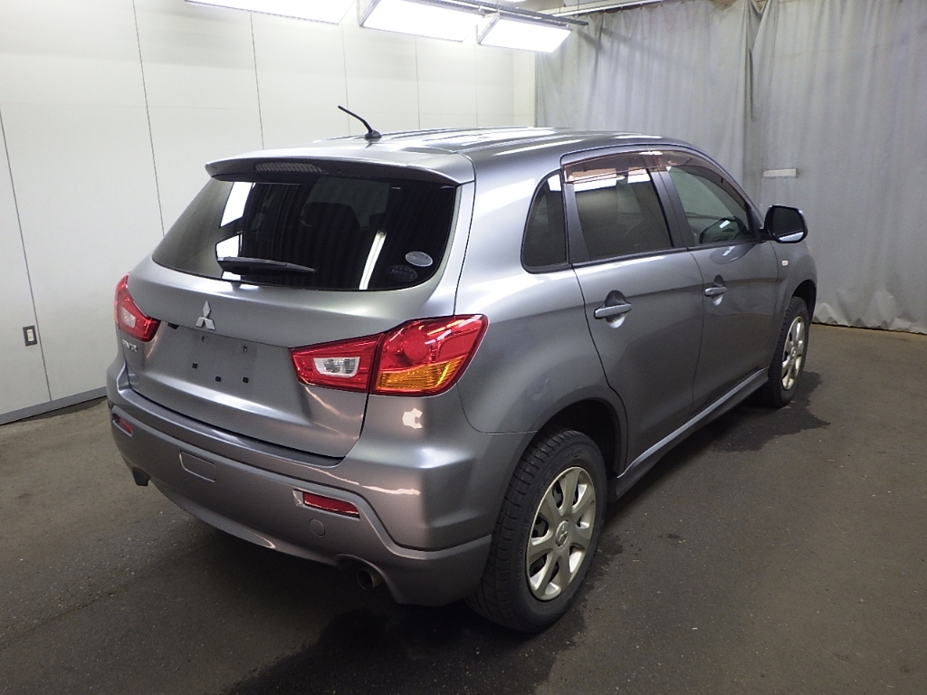 MITSUBISHI RVR
