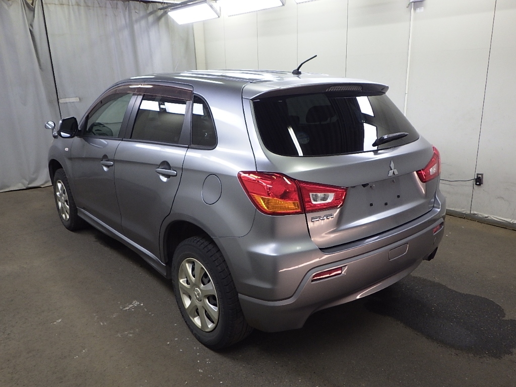 MITSUBISHI RVR