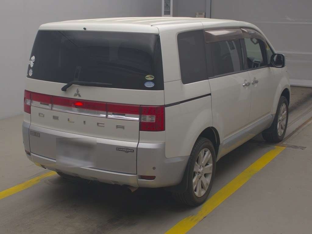 MITSUBISHI DELICA D:5
