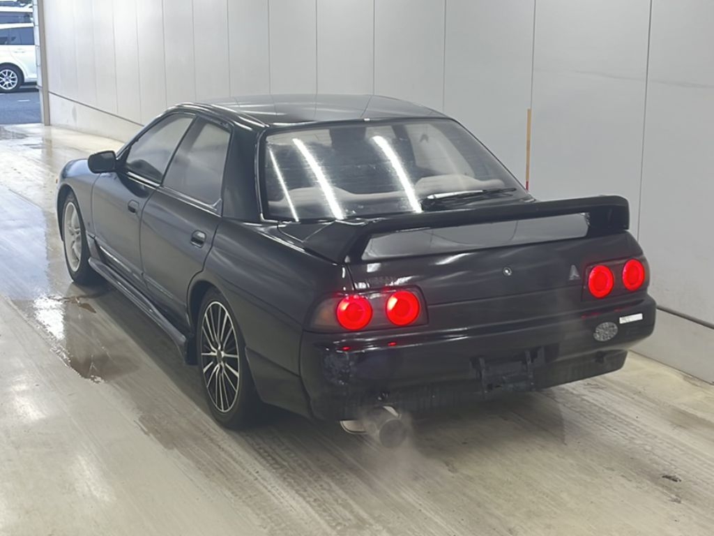 NISSAN SKYLINE