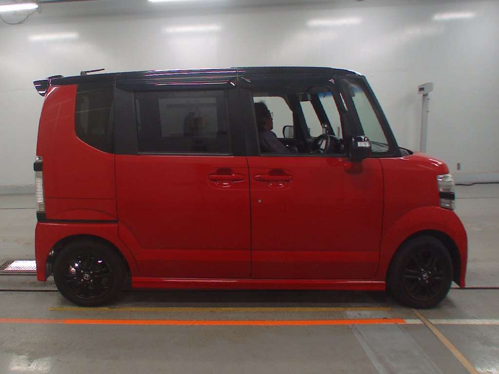 HONDA N-BOX+