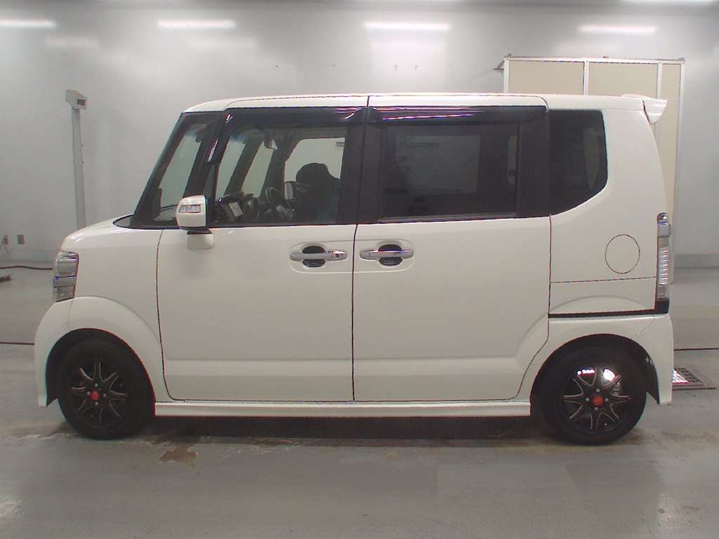 HONDA N-BOX+