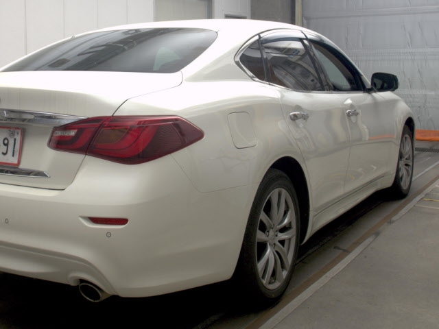 NISSAN FUGA