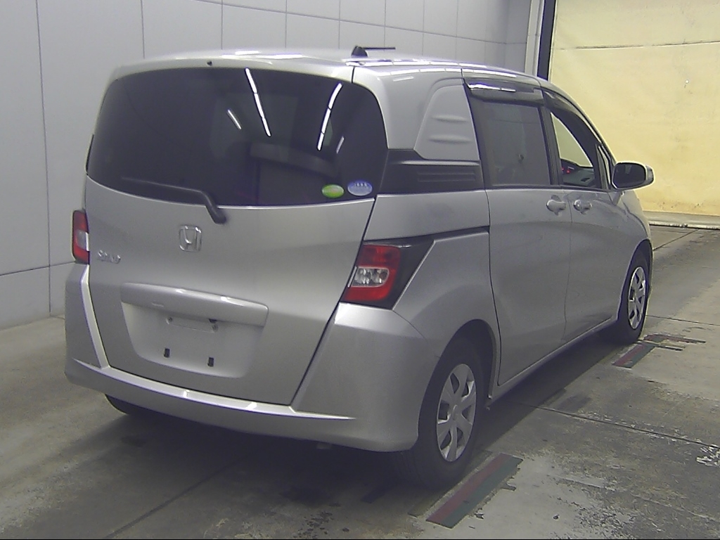 HONDA FREED SPIKE