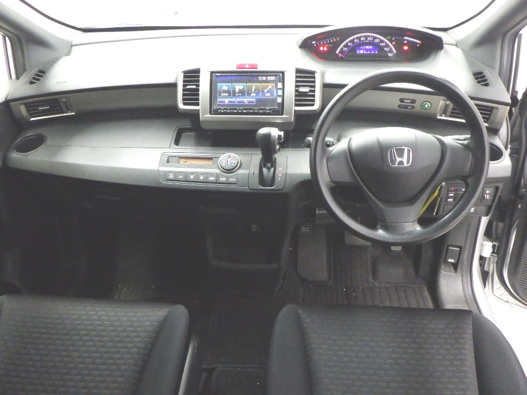 HONDA FREED SPIKE