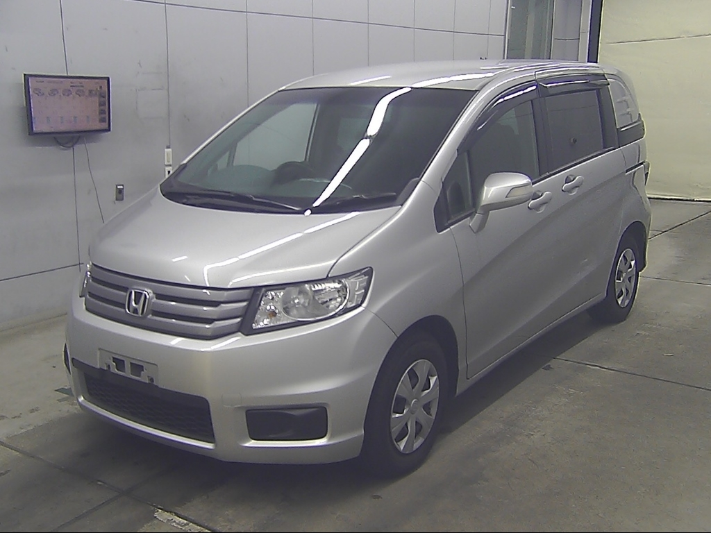 HONDA FREED SPIKE