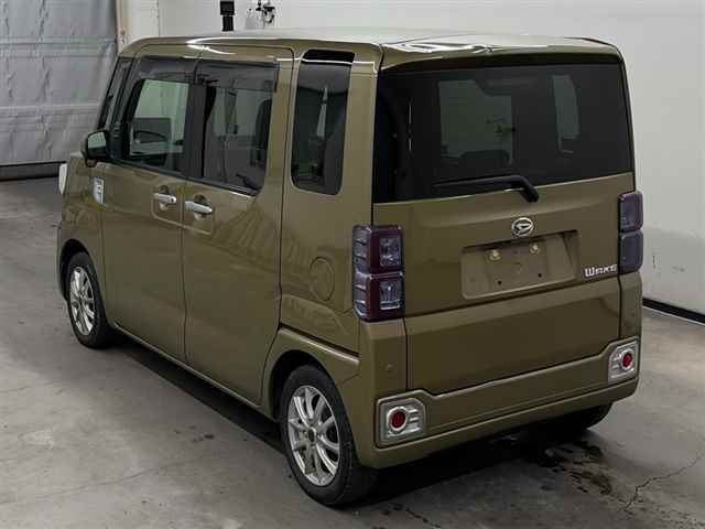 DAIHATSU WAKE