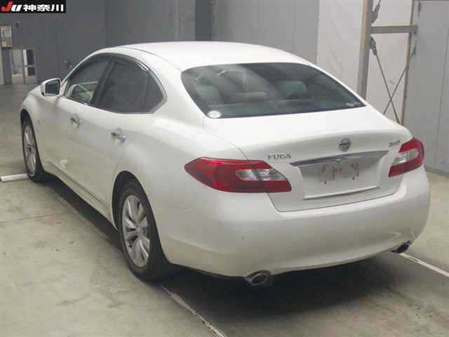 NISSAN FUGA