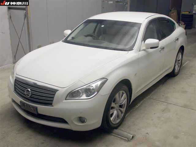 NISSAN FUGA