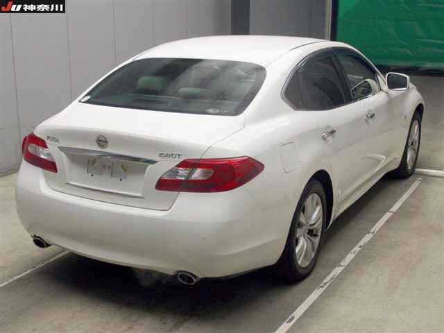 NISSAN FUGA
