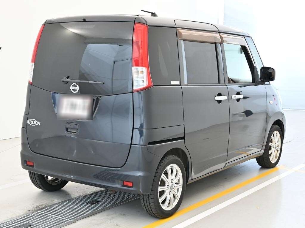 NISSAN ROOX