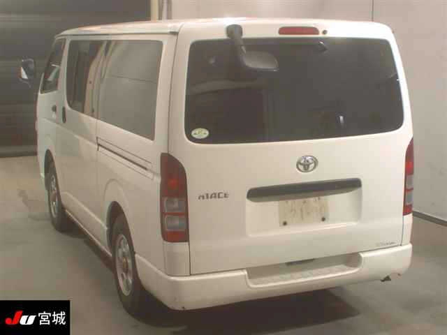 TOYOTA REGIUS ACE