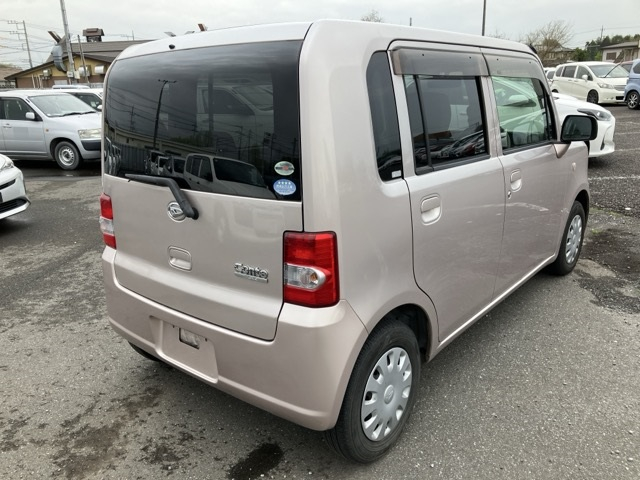 DAIHATSU MOVE CONTE