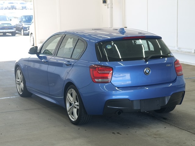 BMW 1-SERIES