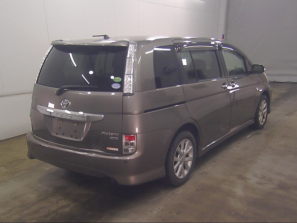 TOYOTA ISIS