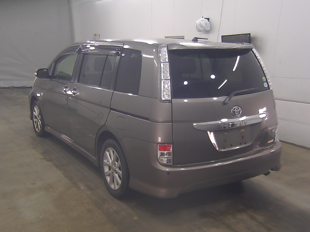TOYOTA ISIS