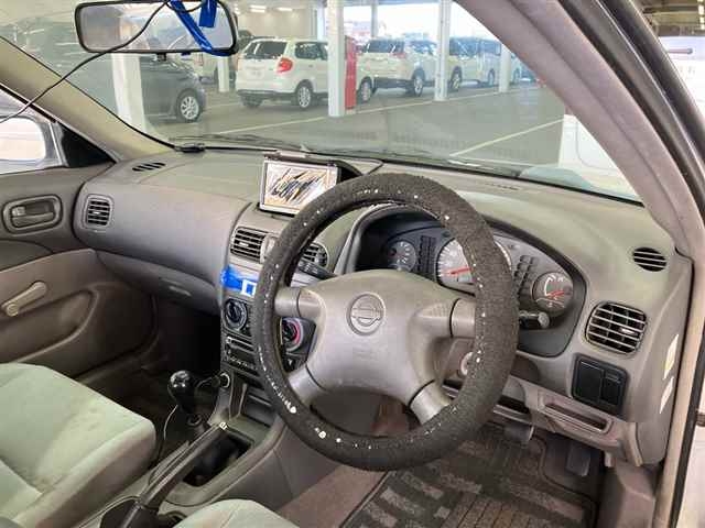 NISSAN SUNNY